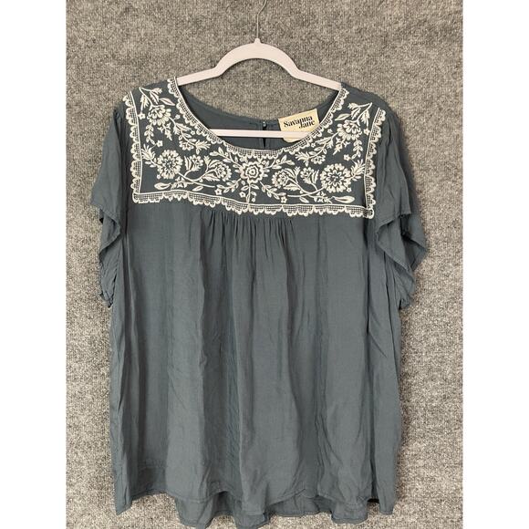 Savanna Jane Top Women's 2X Blue White Embroidered Floral - Picture 1 of 12